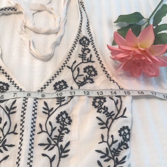 American Eagle Outfitters Halter Neck Embroidered Cropped Jumpsuit Size XS - Picture 8 of 13